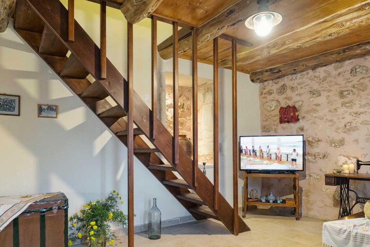 Holiday home Smaragda Stone